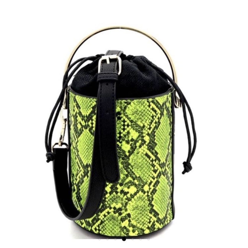 Bucket handbag